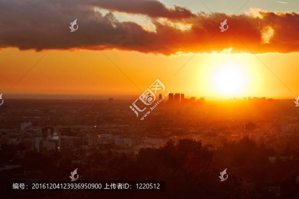 太陽在LA上空落下