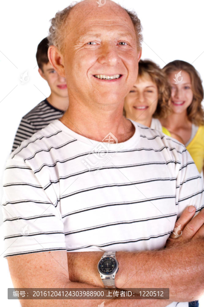 幸福的家庭；焦點的老人