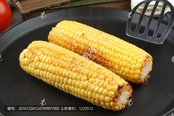 烤玉米棒在鍋