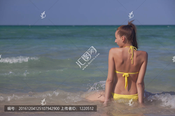 海灘上的女人