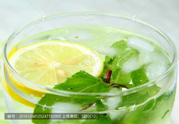 新鮮檸檬檸檬檸檬水