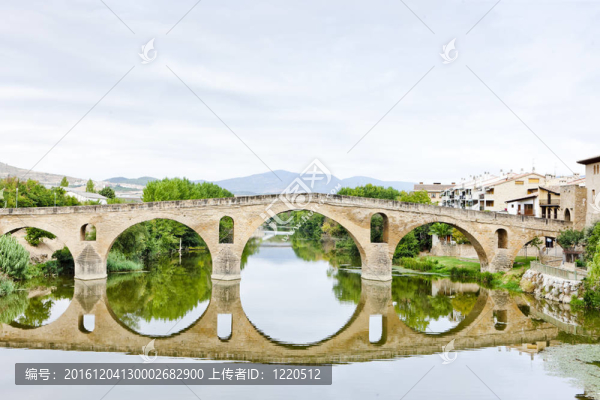 羅馬河大橋范圍；Puente,La,Reina；路圣地亞哥-德孔波斯特拉；Navarre；西班牙
