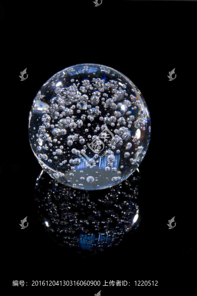 有氣泡的水晶球