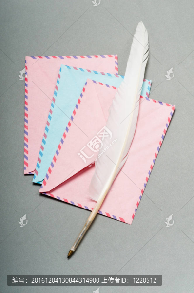 背景字母和羽毛