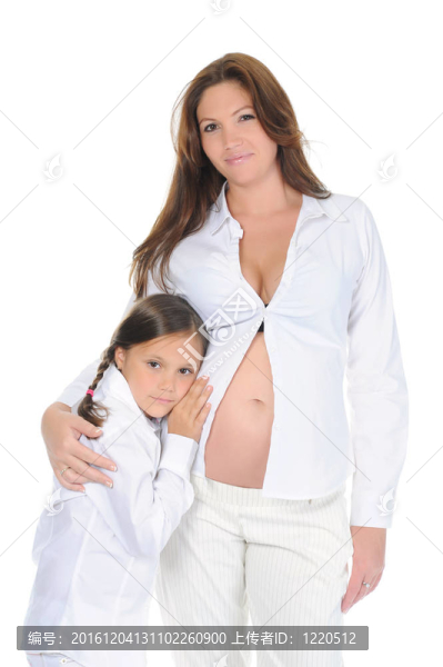 懷孕的女人和她的女兒