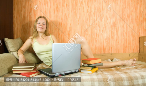 女孩用的筆記本電腦