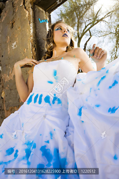 藍(lán)色油漆的新娘