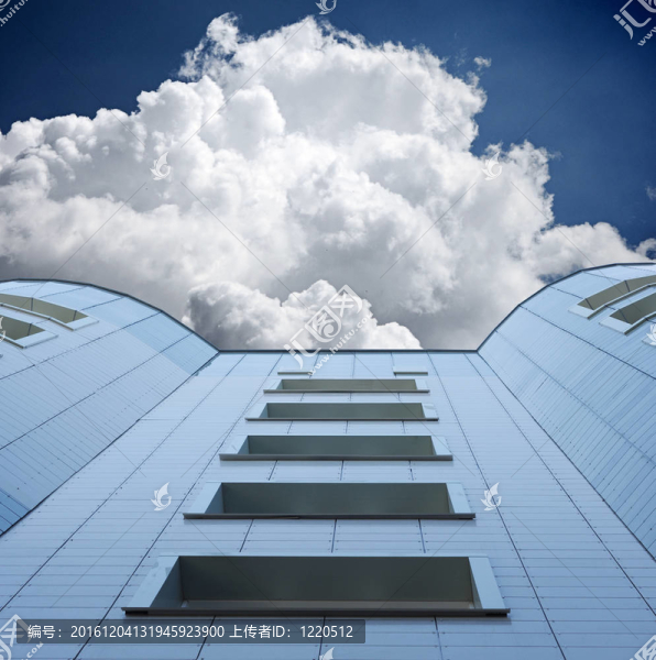 現(xiàn)代辦公樓成長(zhǎng)為天空