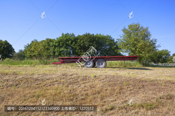 紅色拖車(chē)