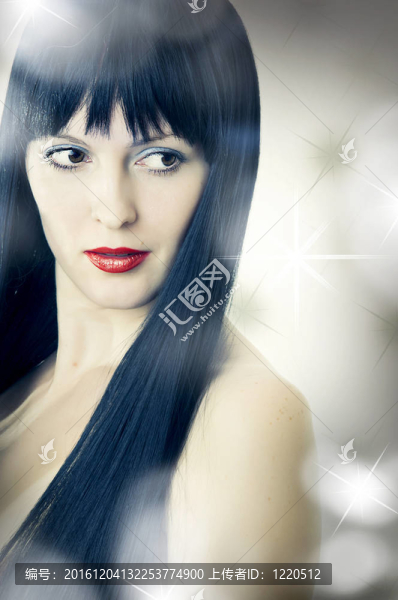 可愛(ài)的年輕女人特寫(xiě)肖像