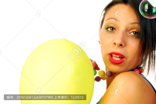 美麗的女孩充滿諷刺