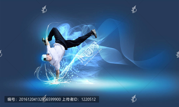 街頭舞者穿白色襯衫