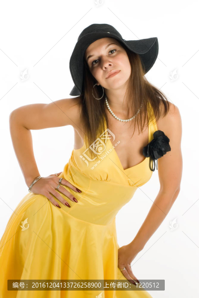 穿黃色衣服的漂亮女人