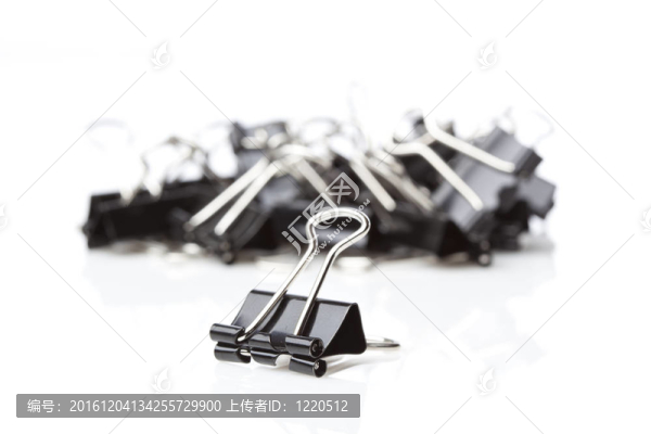 一種黑色的粘合劑夾