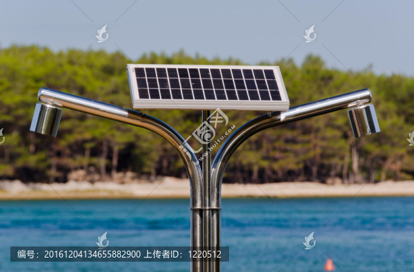 太陽(yáng)能；熱水淋浴在海邊3