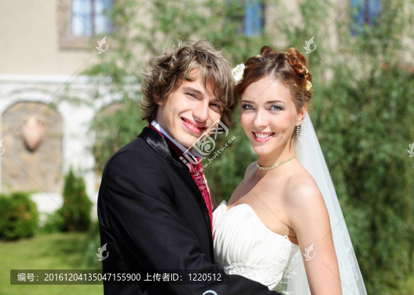 拍攝年輕夫婦進(jìn)入婚姻