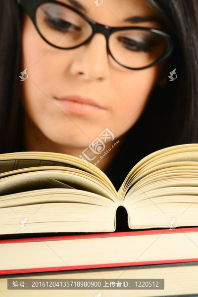 女人讀書(shū)
