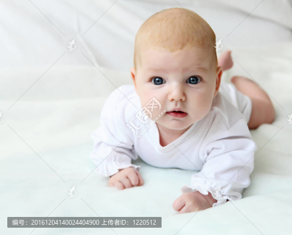 可愛的嬰兒