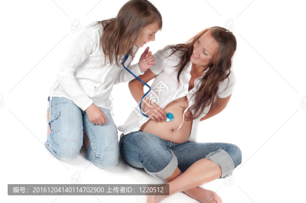 美麗孕婦與女兒