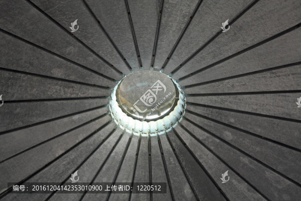 用于背景的舊金屬斜板。