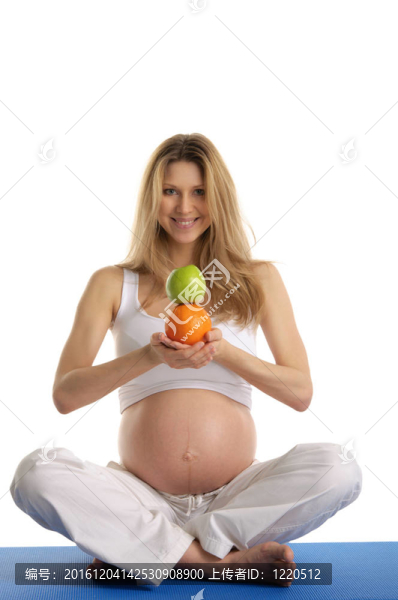 孕婦練瑜伽保持水果