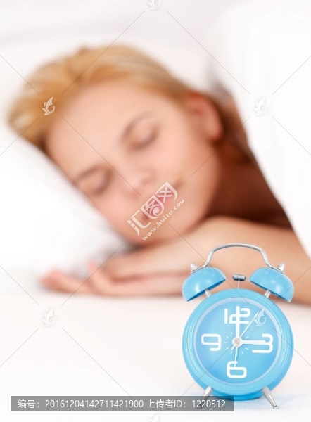 帶鬧鐘的女人