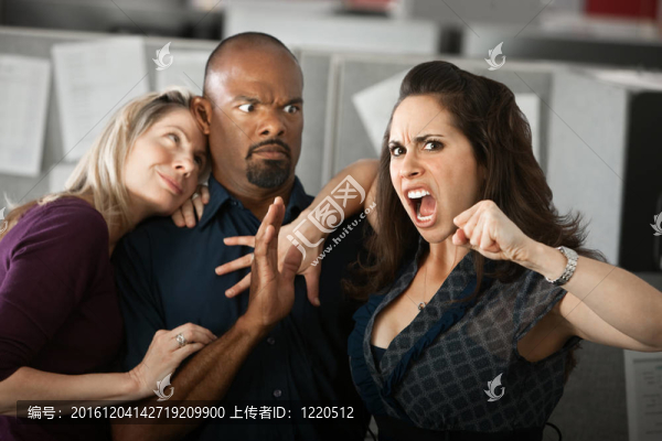 憤怒的女職員