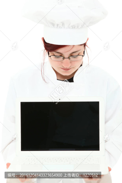年輕的廚師與筆記本電腦制服