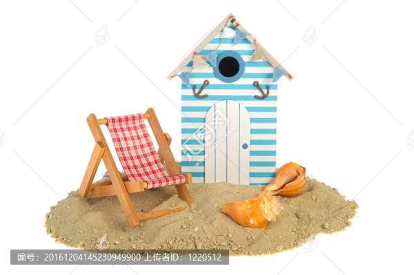 帶椅子的海灘小屋