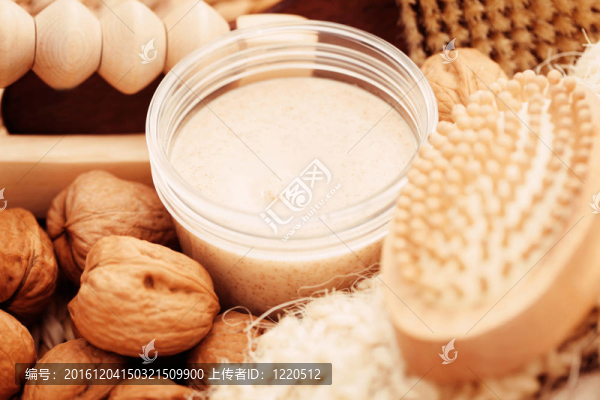 核桃身體磨砂膏