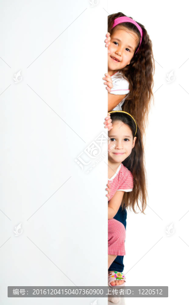 在白色的空白girles