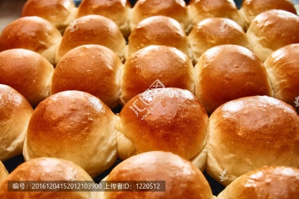 新鮮出爐的面包
