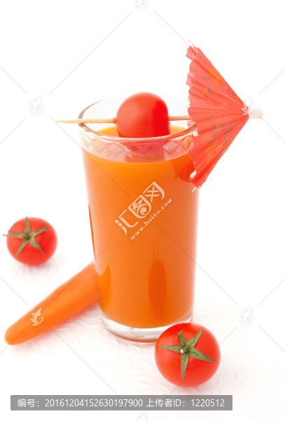 帶雨傘的蔬菜汁玻璃