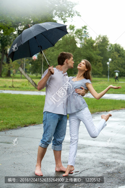 在雨中