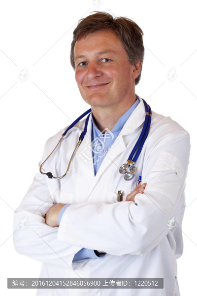 有魅力；年長；自信的男醫(yī)生微笑快樂