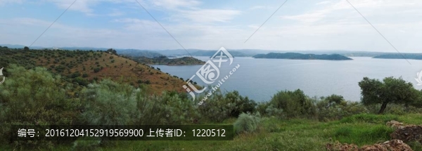 地中海丘陵湖泊