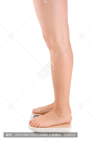 尺度上孤立的女性腳
