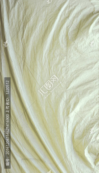 白色篷布的旋渦和角折痕