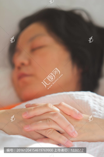 女人睡覺(jué)