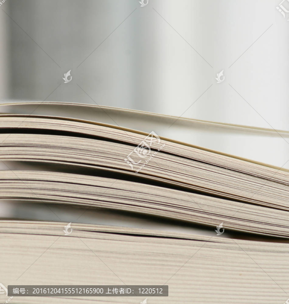 厚翻書