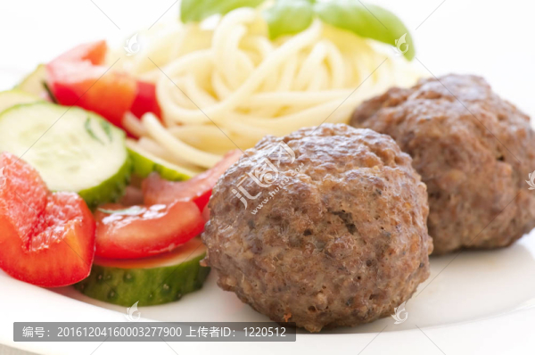 肉丸意大利面