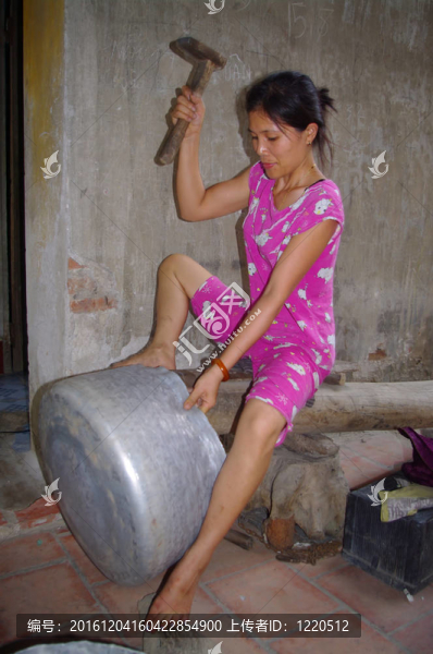女鍋爐工
