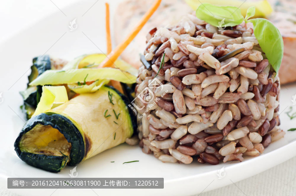 鮭魚三文魚飯
