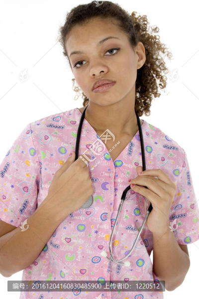 在Scrubs,over,White精疲力竭的年輕黑人護(hù)士