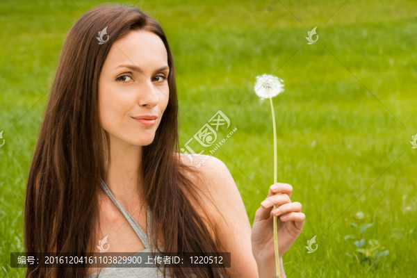 女孩與蒲公英