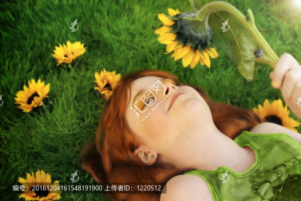 小女孩和Flower