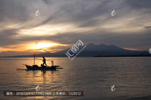 上述火山林加尼山日出