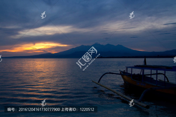 上述火山林加尼山日出
