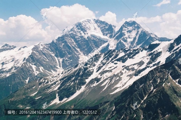 在Balkaria,prielbruse。