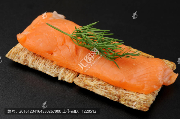 煙熏三文魚小吃